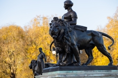 Statues outside Buckingham Palace